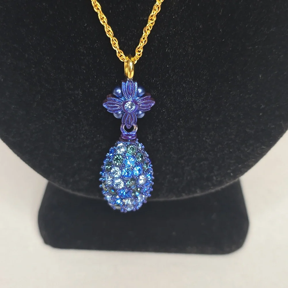 Joan Rivers Egg Necklace - Picture 2 of 3